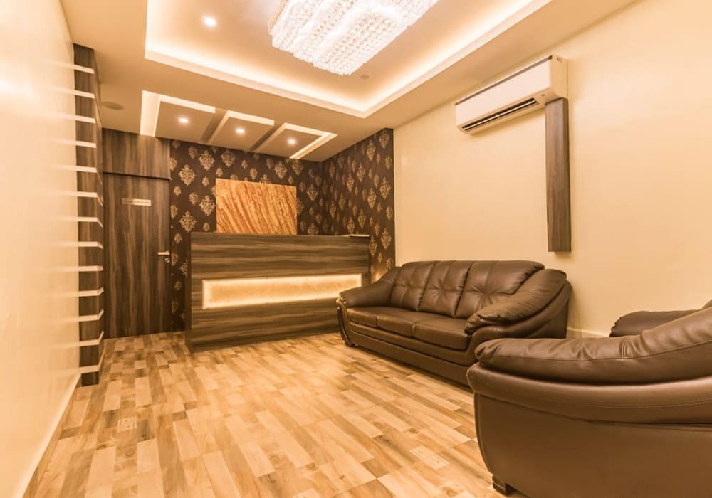 Hotel Grand Paradise - Reception.jpg